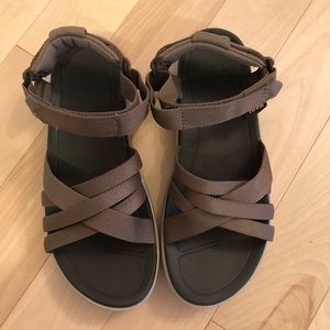 Teva Sanborn Sandal size 7